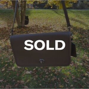 ‼️SOLD‼️Coach turnlock crossbody.